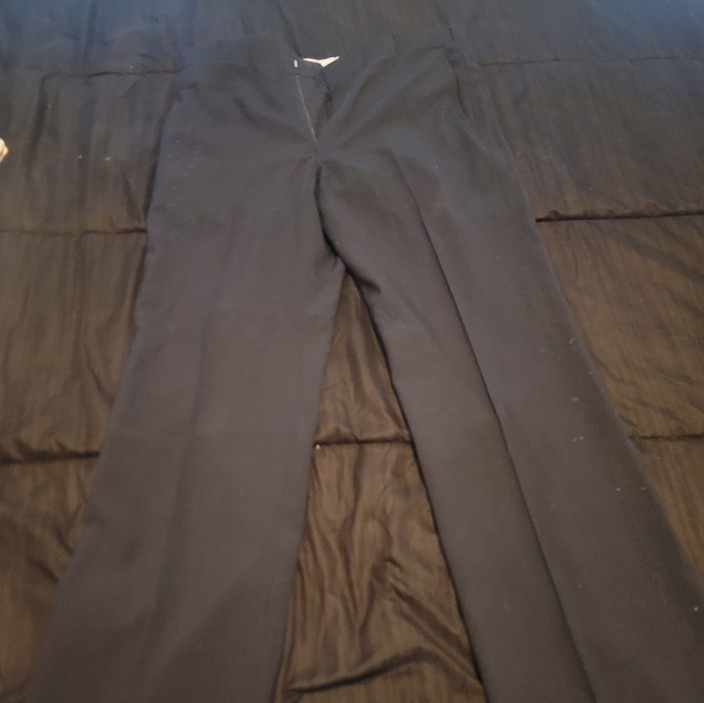 Black Dress pants. 32/32. Jamar J